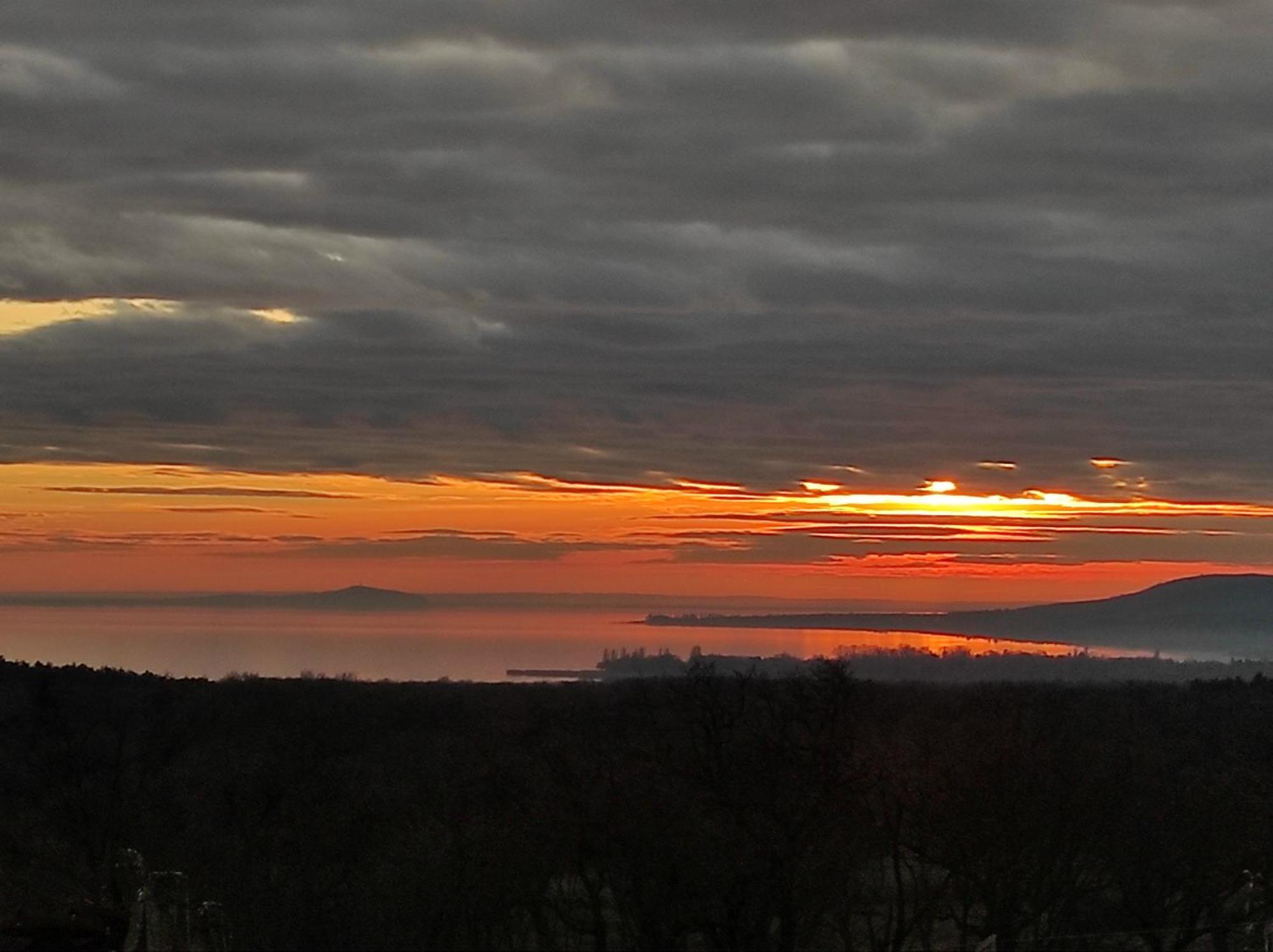 Napraszallas Vendeghaz Balatonakali Buitenkant foto
